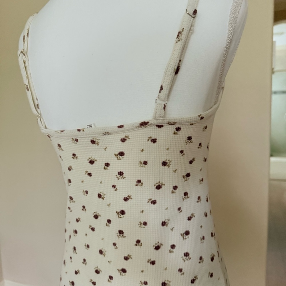 Cream and Brown Chemise with Spaghetti Straps and Sweetheart Neckline - Picture 4 of 5